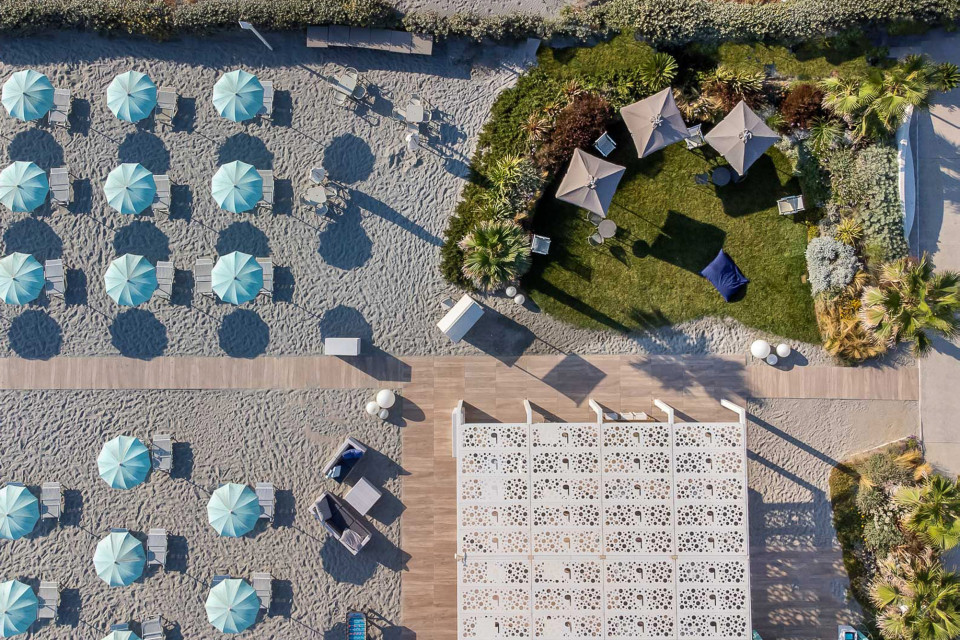 media.Slide_Spiaggia_2InsolitoBeachCaffè